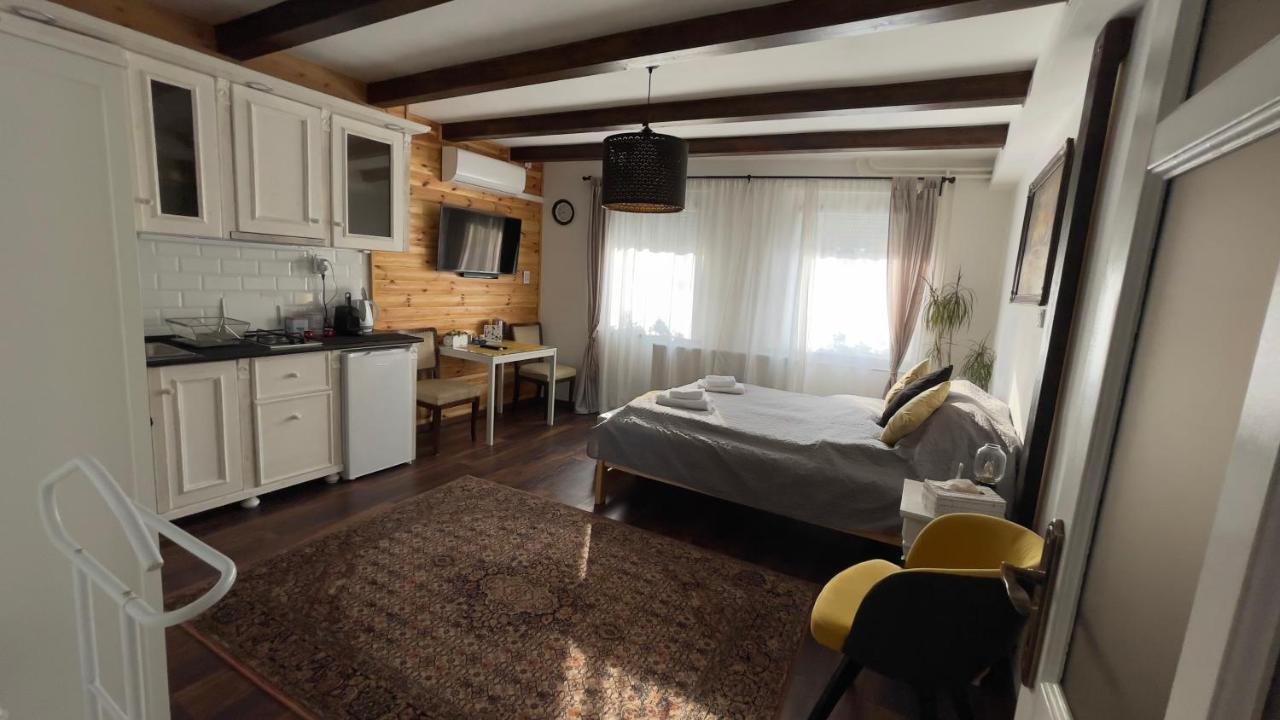 Kishaz Apartman Эгер Экстерьер фото