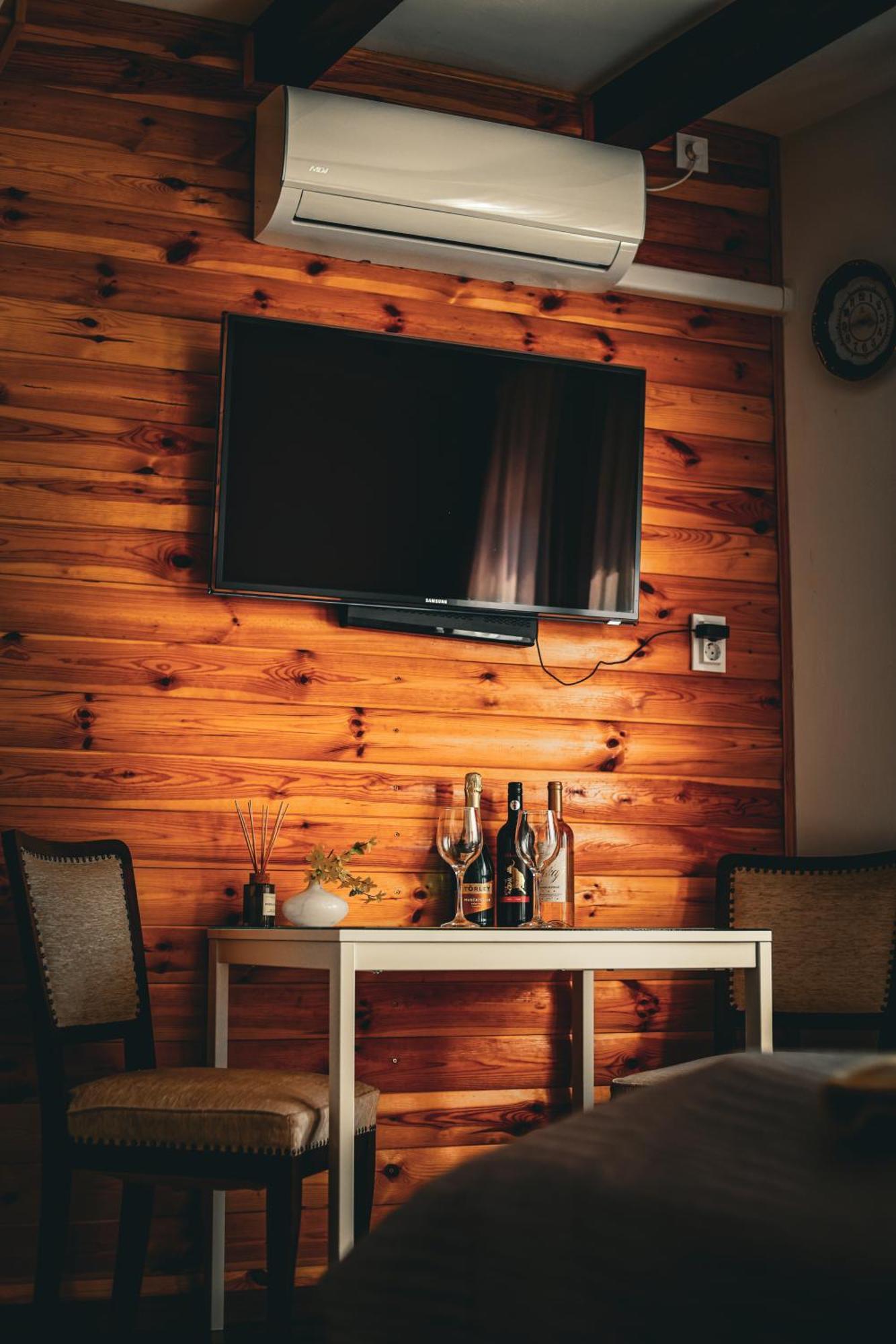 Kishaz Apartman Эгер Экстерьер фото